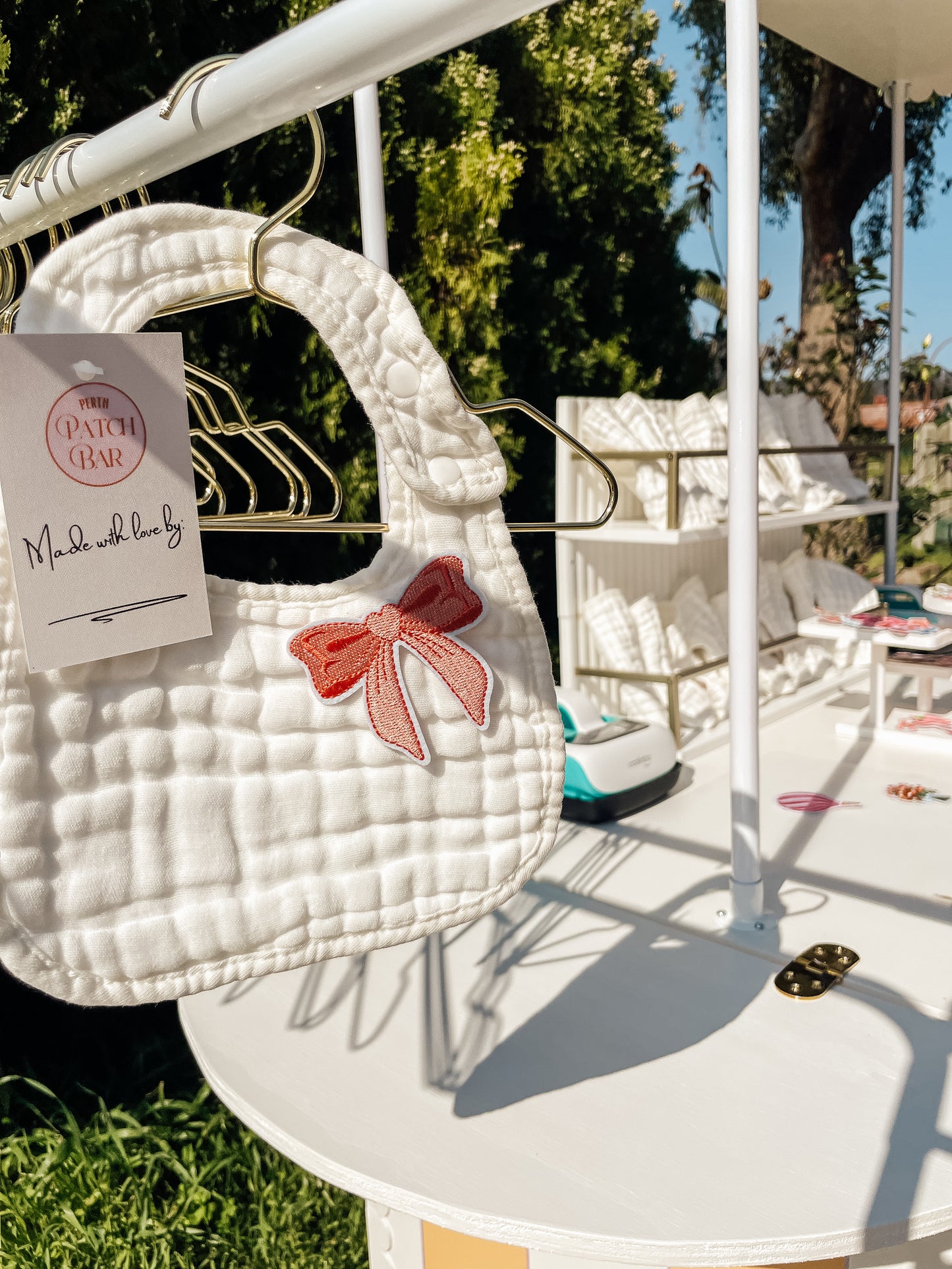 Pop Up Patch Bar With Bibs